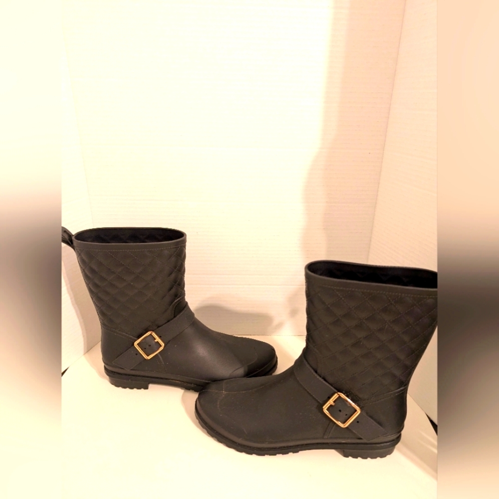 Capelli‎ New York Women's 10 Black Quilted Mid-Calf Gold Buckle Rain Boots